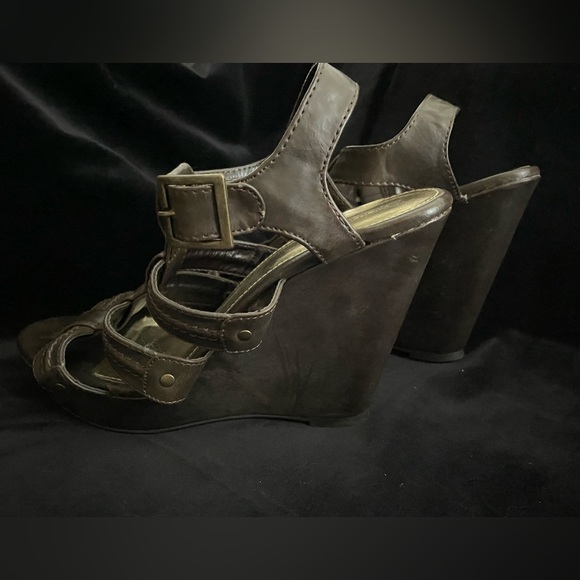 Xhilaration Wedge Sandal 8 1/2 Brown - Picture 5 of 14